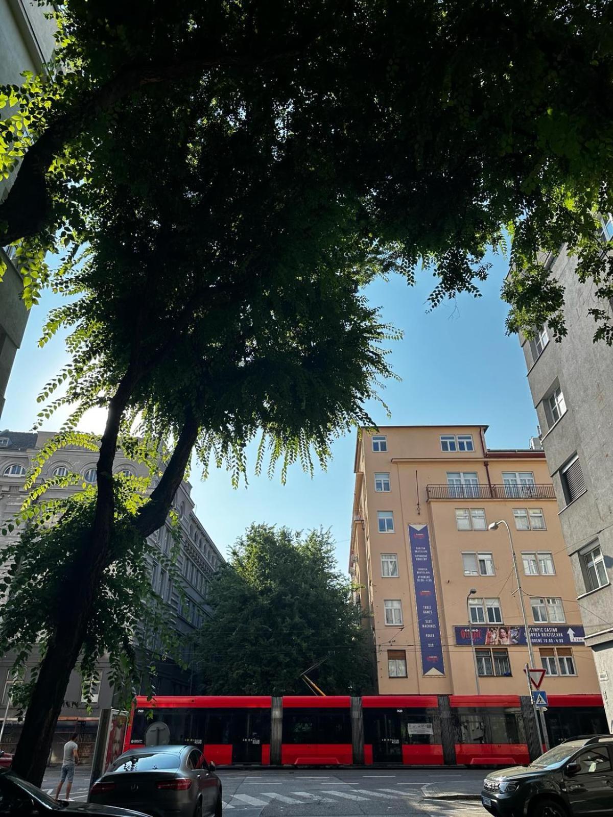 Urban Zenhouse No.2 - Breakfast Included Daire Bratislava Dış mekan fotoğraf